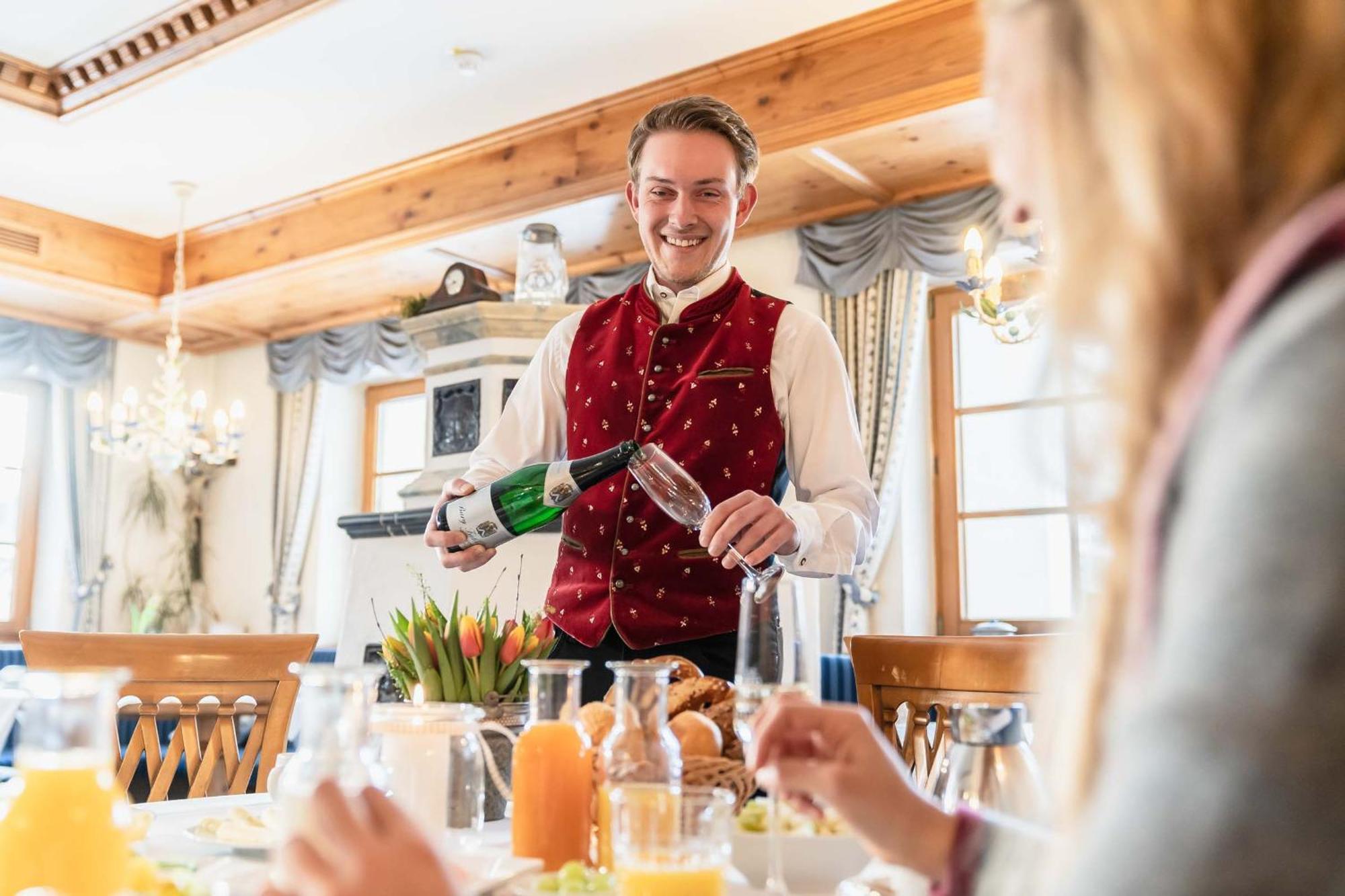 Posthotel Hofherr Konigsdorf エクステリア 写真