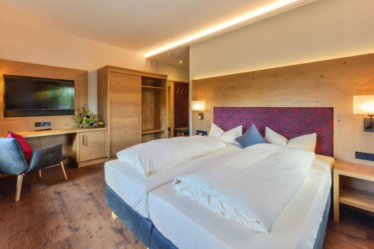 Posthotel Hofherr Konigsdorf エクステリア 写真